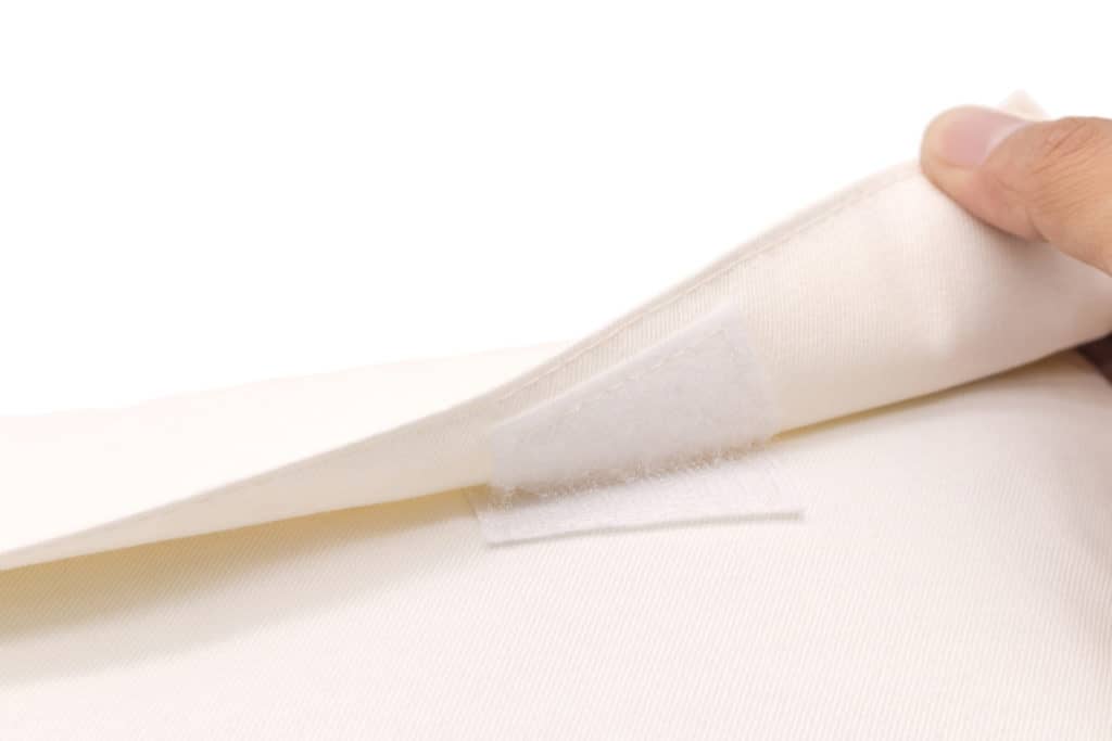 9 Best Glue For Velcro To Fabric Reviews (2023)