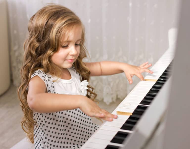 Can A 4 Year Old Learn To Play The Piano? (2023)